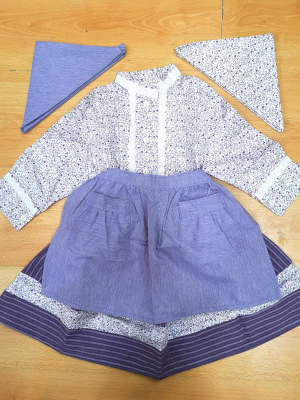 Comprar Conjunto Casera Morado Flores y Rayas - Trajes Neska - Baserritarra Niña