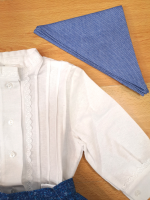 Comprar Conjunto Casera Blanco y Azul Delantal Flores - Trajes Neska - Baserritarra Niña