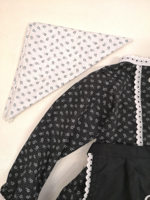 Conjunto Flores Negro Bebe - Trajes Vascos Bebe