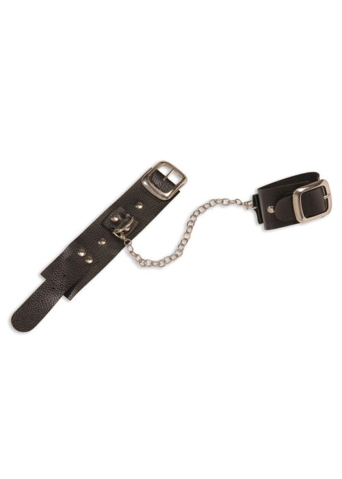 Shackles Larrua