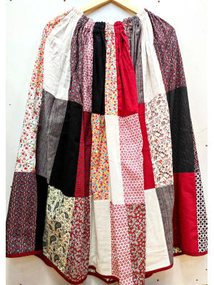 Falda Casera Granate Patchwork - Faldas Regionales, Enaguas y Pololos