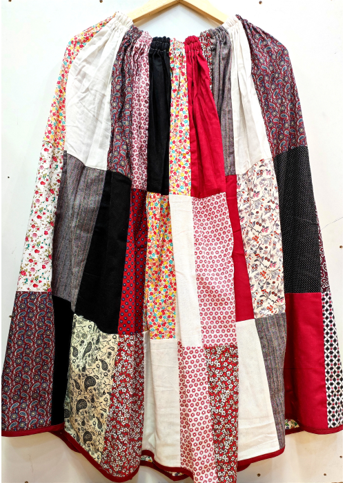 Falda Casera Granate Patchwork - Faldas Regionales, Enaguas y Pololos