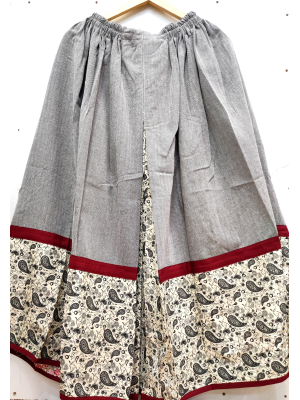 Falda Casera Gris y bies Beige con Flores Araotz - Faldas Regionales, Enaguas y Pololos