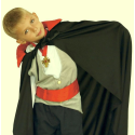 Comprar Capa Negra Cuello Rojo Infantil - Capas