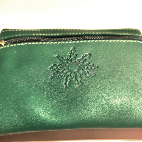 monedero con Eguzkilore de Piel Verde - Bolsos y Carteras Vascas