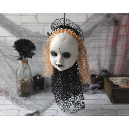 Cabeza Cortada con Mantilla