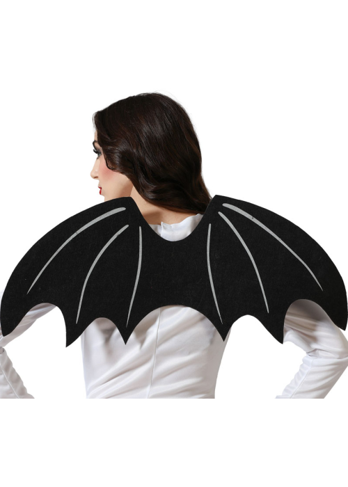 Hegoak Bat