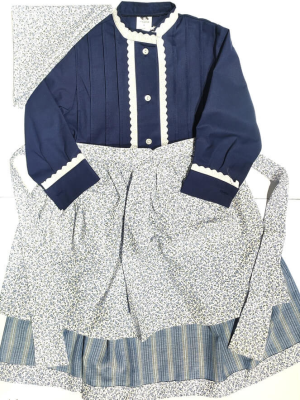 Conjunto Casera Azul Oscuro Rayas y Flores para niña