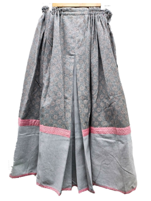 Falda Casera Gris Petalos Bies Rosa Araotz