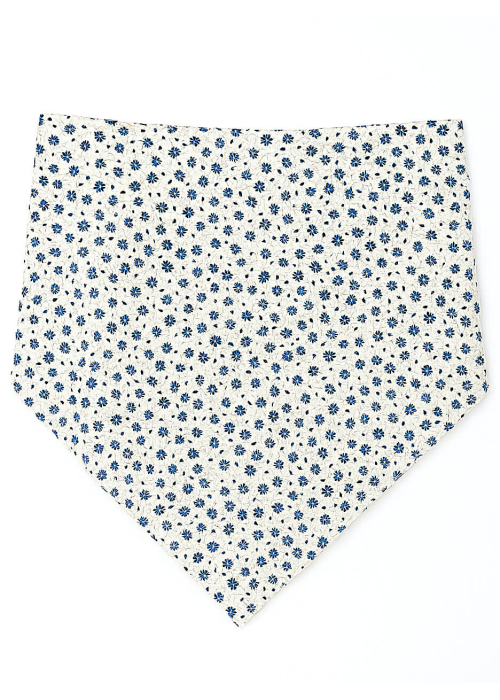 Pañuelo Aldeana Flores Azules - Pañuelos Trajes Tradicionales